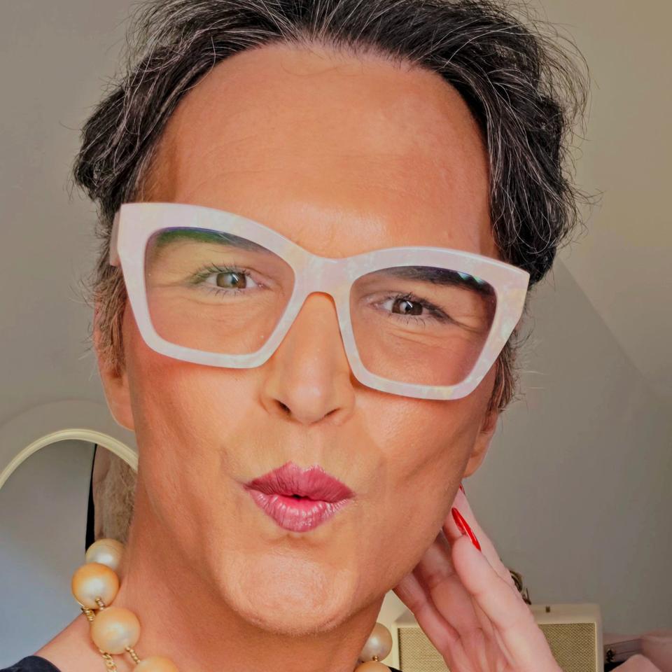 Pinky Love Linnemann